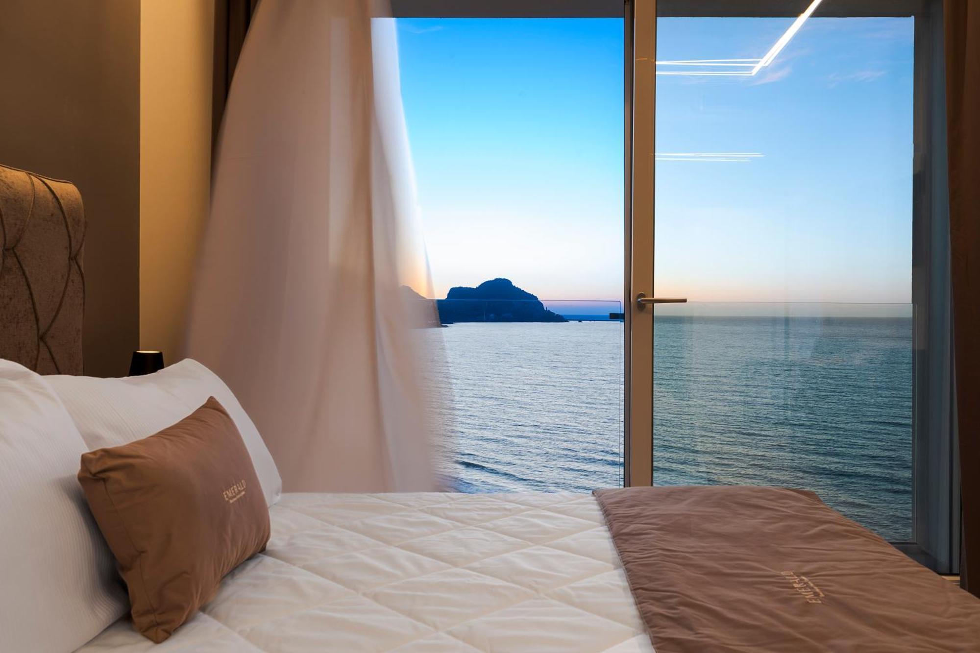 Emerald Hotel Residence チェファル エクステリア 写真