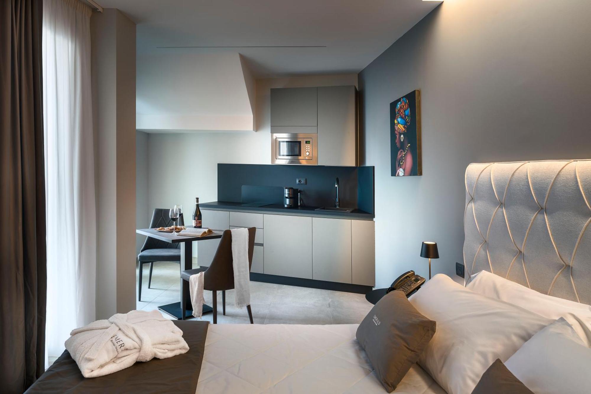 Emerald Hotel Residence チェファル エクステリア 写真