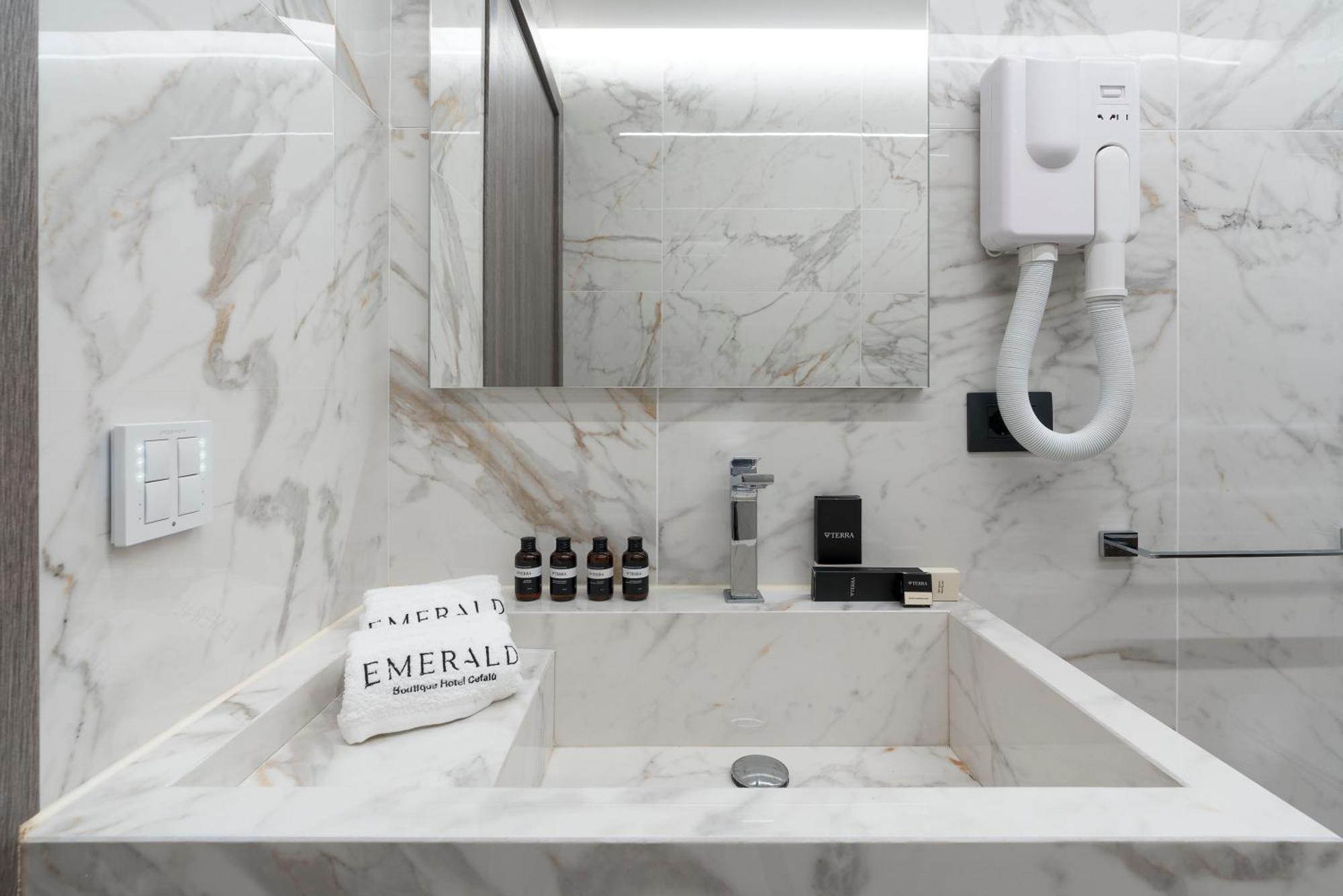 Emerald Hotel Residence チェファル エクステリア 写真