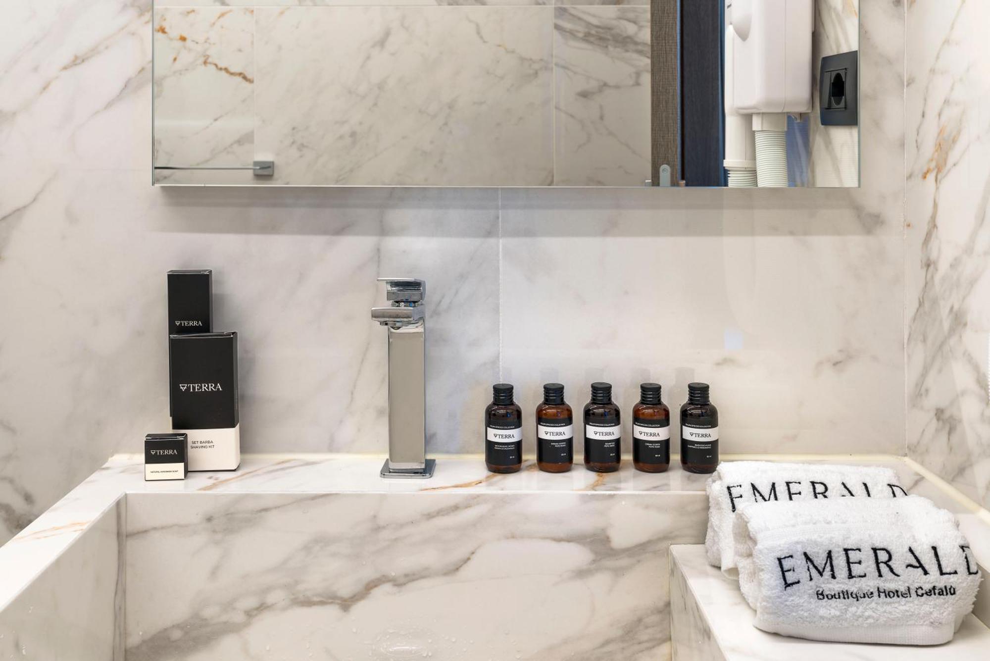 Emerald Hotel Residence チェファル エクステリア 写真