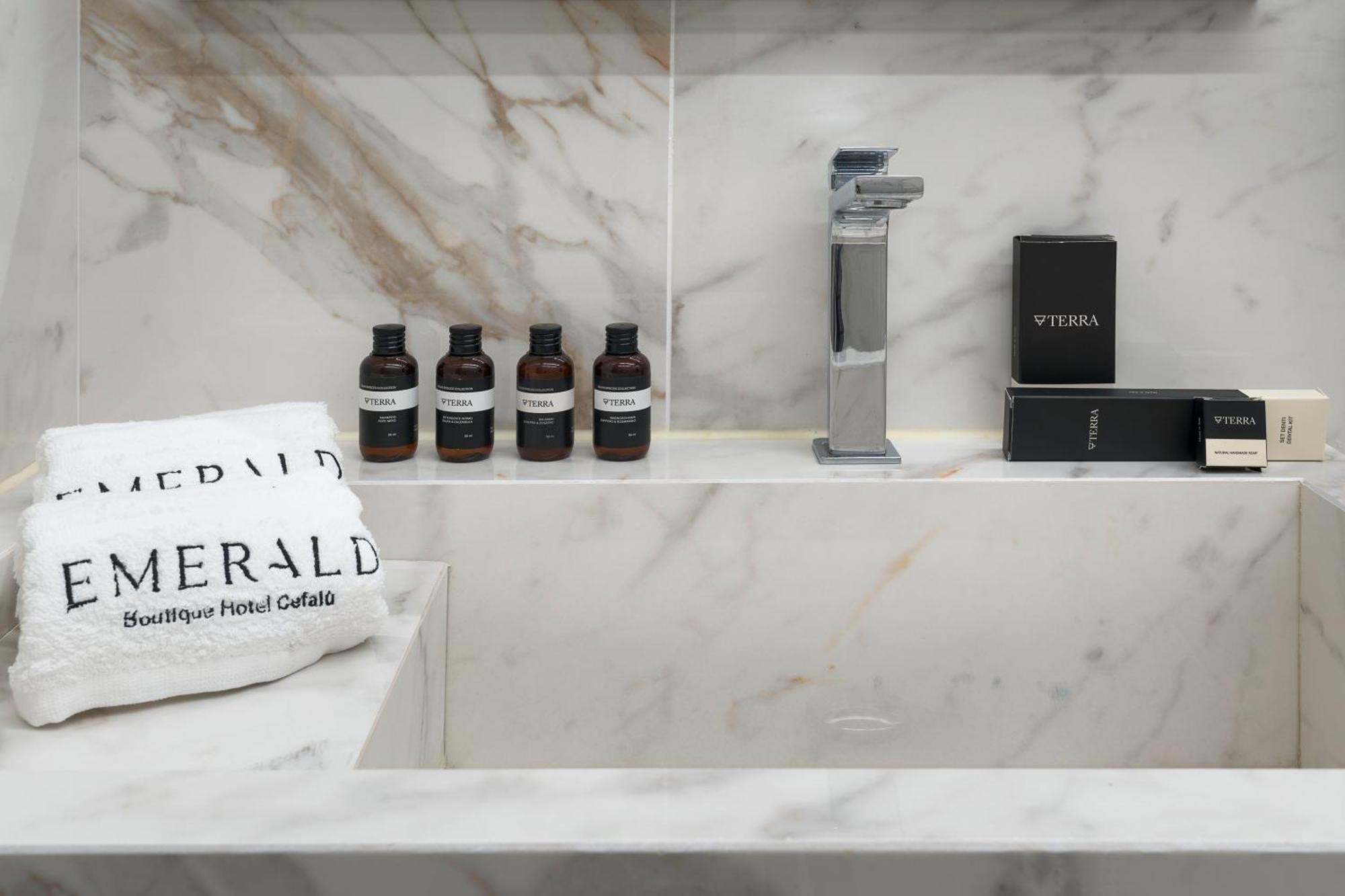 Emerald Hotel Residence チェファル 部屋 写真